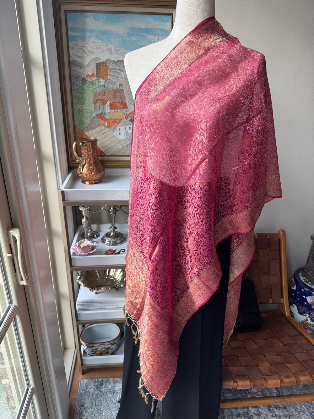 Elegant Pink Jacquard Shawl Wrap with Metallic Detail